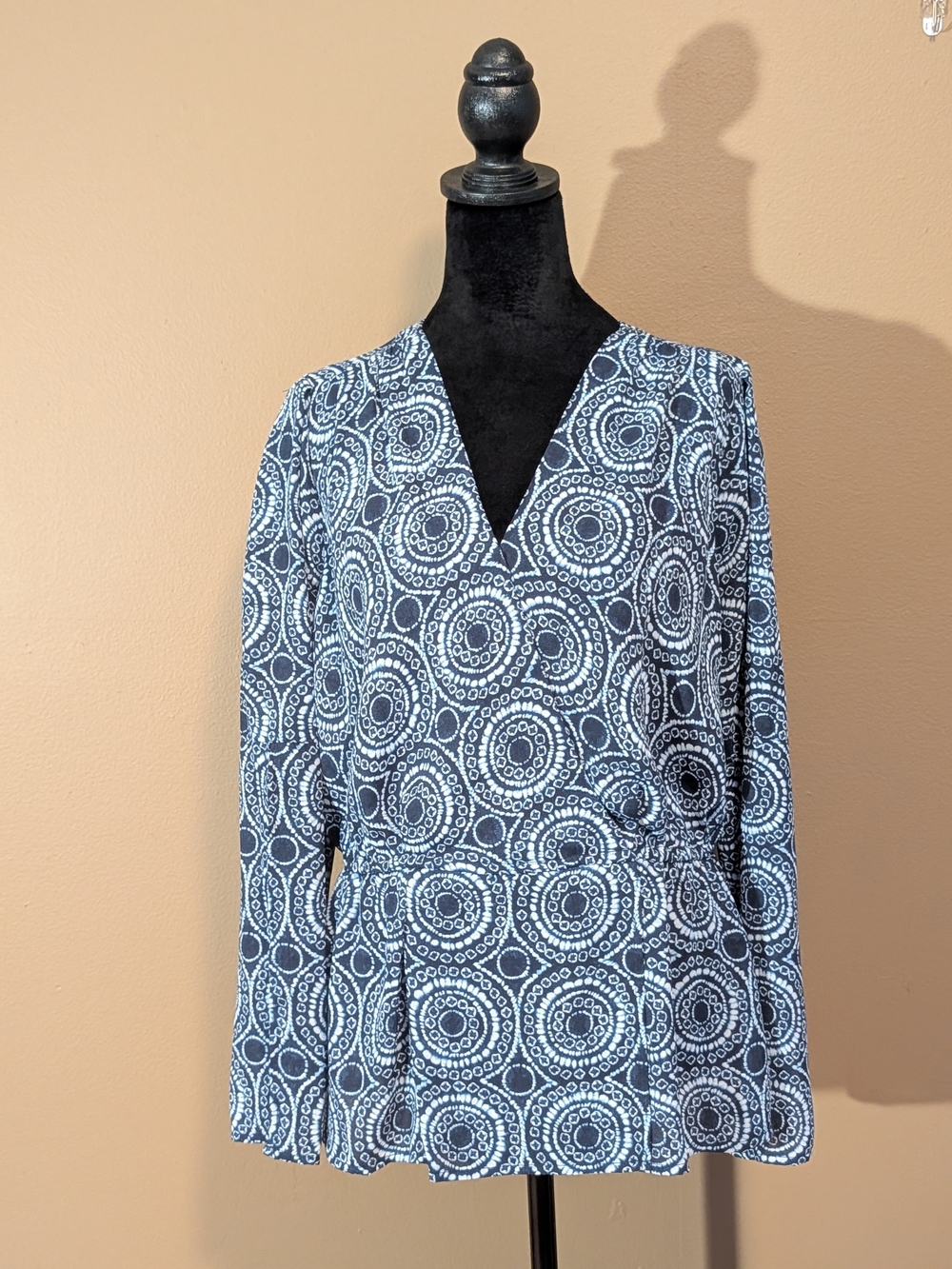 MICHAEL Michael Kors Navy and White Printed Faux Wrap Blouse. Sz Small. Office.